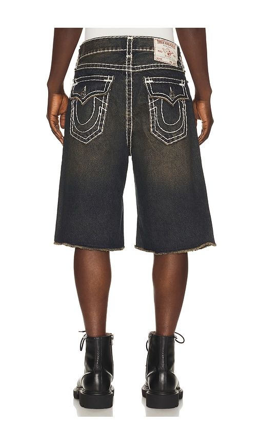 Mikey Super T Flap Denim Shorts in Black. - size 30 (also in 32, 34, 36) - True Religion - Modalova