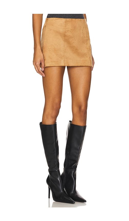 Ginny Faux Suede Mini Skirt in Tan. - size L (also in M, S) - Tularosa - Modalova