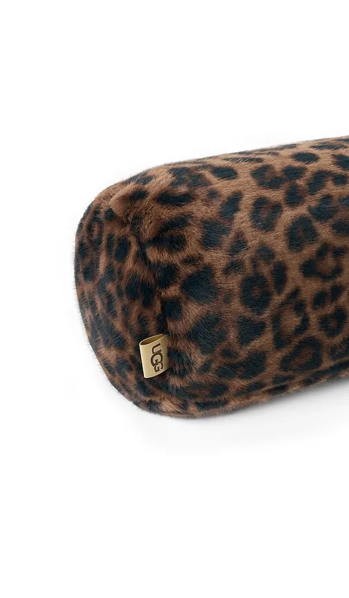 UGG Home Everett Pillow in Brown - UGG Home - Modalova