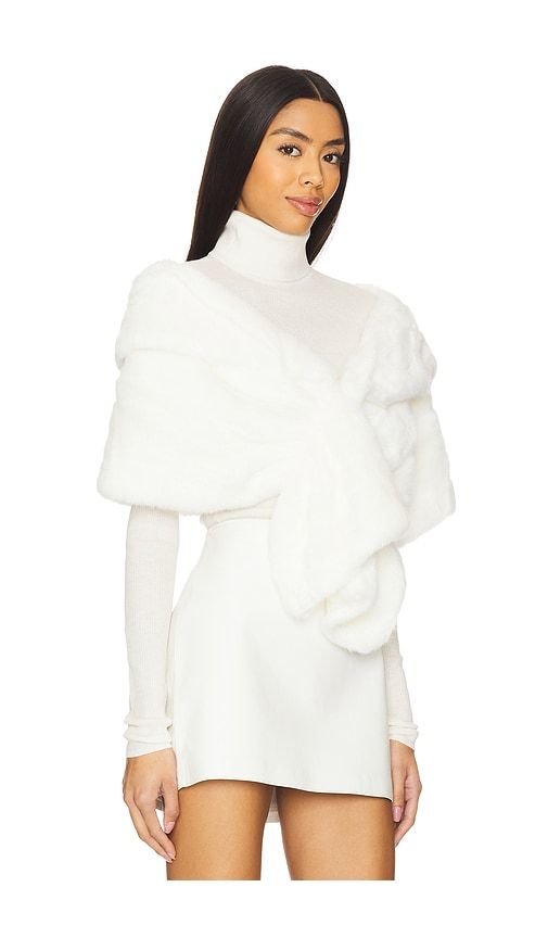 Unreal Fur Champagne Wrap in Ivory - Unreal Fur - Modalova