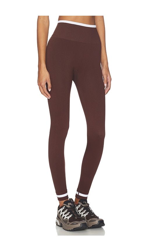 Form Seamless 25in Midi Leggings in Brown. - size L (also in M, XL) - THE UPSIDE - Modalova