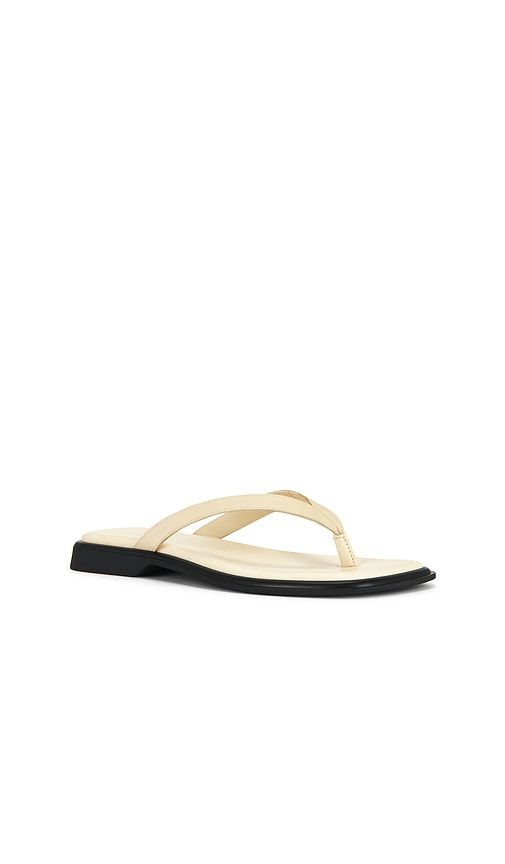 Izzy Sandal in Cream. - size 37 (also in 38, 39, 40) - Vagabond Shoemakers - Modalova