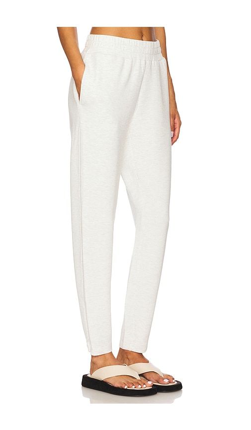 The Slim Zip Hem Pant 29.5 in Ivory. - size L (also in XL) - Varley - Modalova