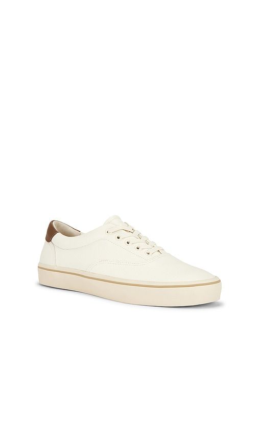 Seaside Leather Sneaker in White. - size 10 (also in 11, 8, 9) - Vince - Modalova
