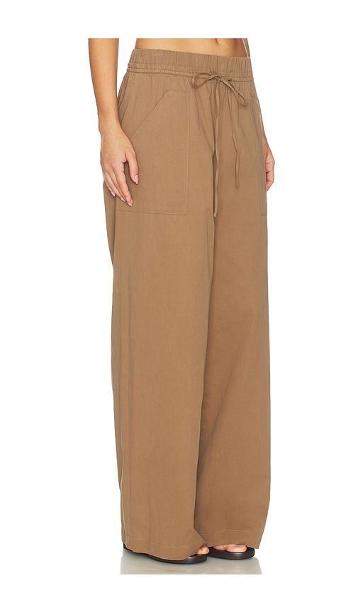 Mid Rise Cotton Drawstring Pant in Tan. - size M (also in S, XL, XS) - Vince - Modalova