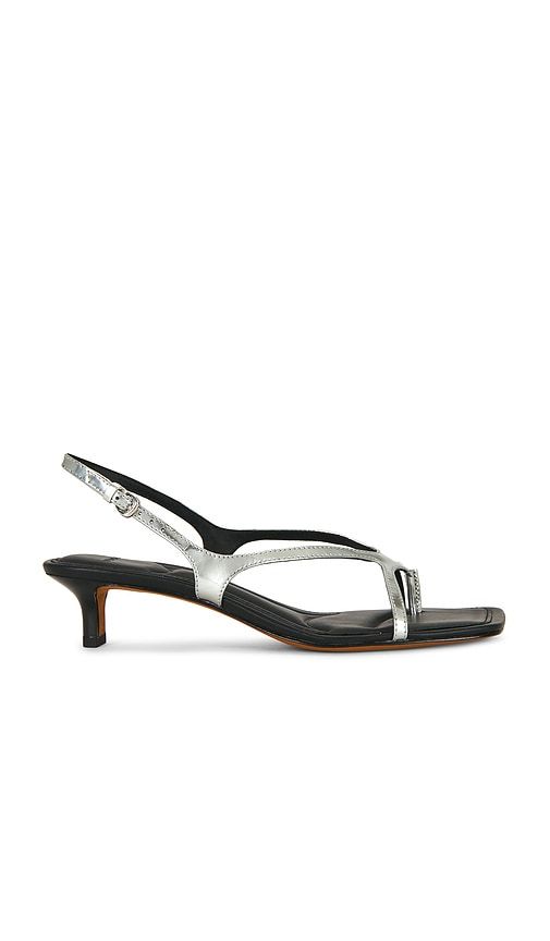 Posie Sandal in Metallic . - size 6 (also in 7, 8) - Vince - Modalova