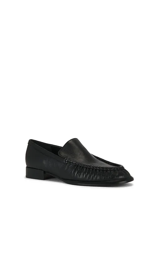 Nora Loafer in . - size 10 (also in 6, 8) - Vince - Modalova