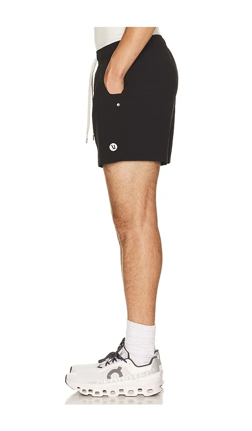 Kore Lined 5 Short in . - size L (also in M, XL/1X, XXL/2X) - Vuori - Modalova