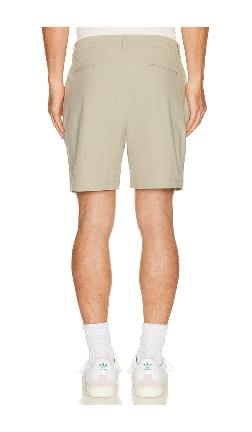 Meta 6 Short in Cream. - size 32 (also in 33, 34, 36, 38) - Vuori - Modalova