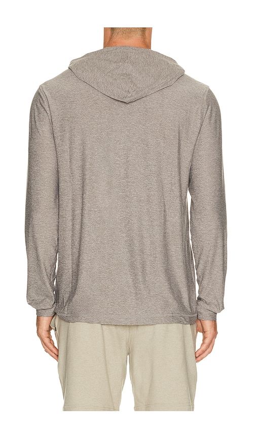 Strato Tech Hoodie in Grey. - size L (also in M, S, XL/1X, XXL/2X) - Vuori - Modalova