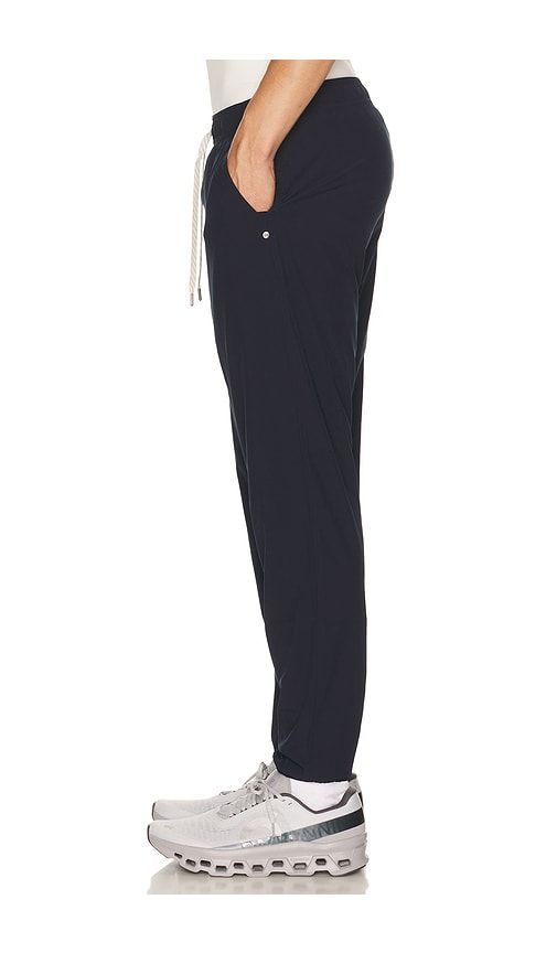 Kore Lined 28 Jogger in Blue. - size L (also in M, S, XL/1X, XXL/2X) - Vuori - Modalova