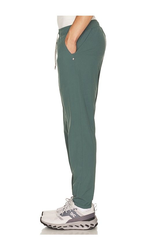 Kore Lined 28 Jogger in Green. - size L (also in M, S, XL/1X, XXL/2X) - Vuori - Modalova