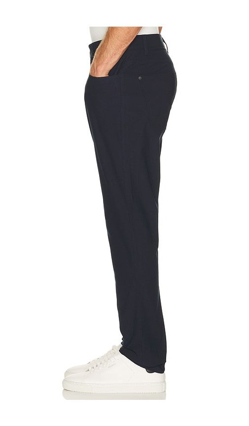 Meta Athletic Slim Fit Pant in Blue. - size 30 (also in 32, 33, 34, 36) - Vuori - Modalova