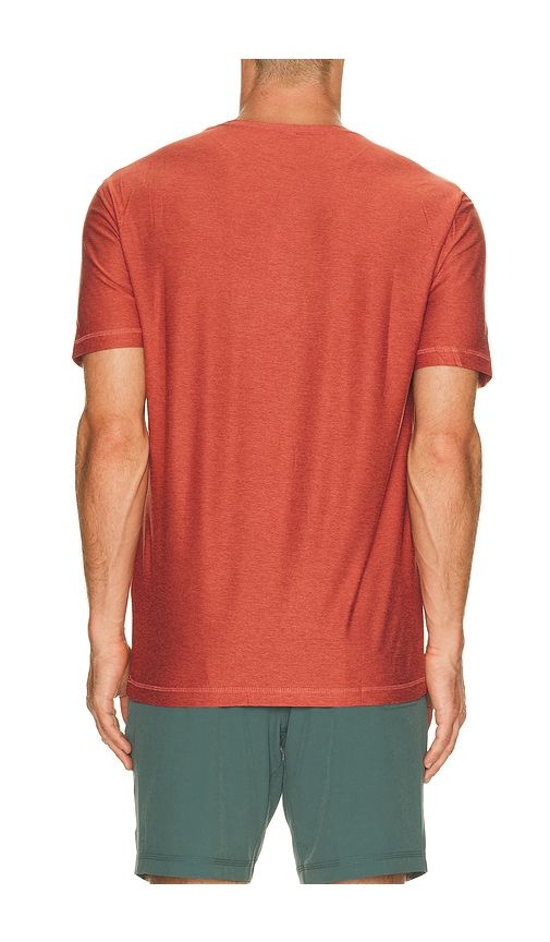 Strato Tech Tee in Red. - size L (also in M, S, XL/1X, XXL/2X) - Vuori - Modalova