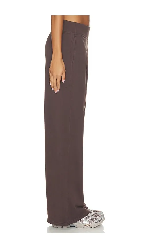 Sedona Midrise Wide Leg Sweatpant in Brown. - size M (also in XS) - Vuori - Modalova