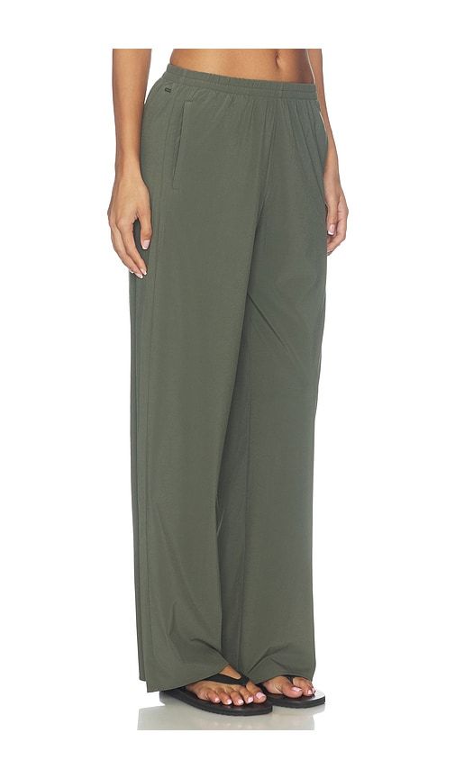 Villa Everyday Wide Leg Pant in . - size L (also in M, S, XS) - Vuori - Modalova