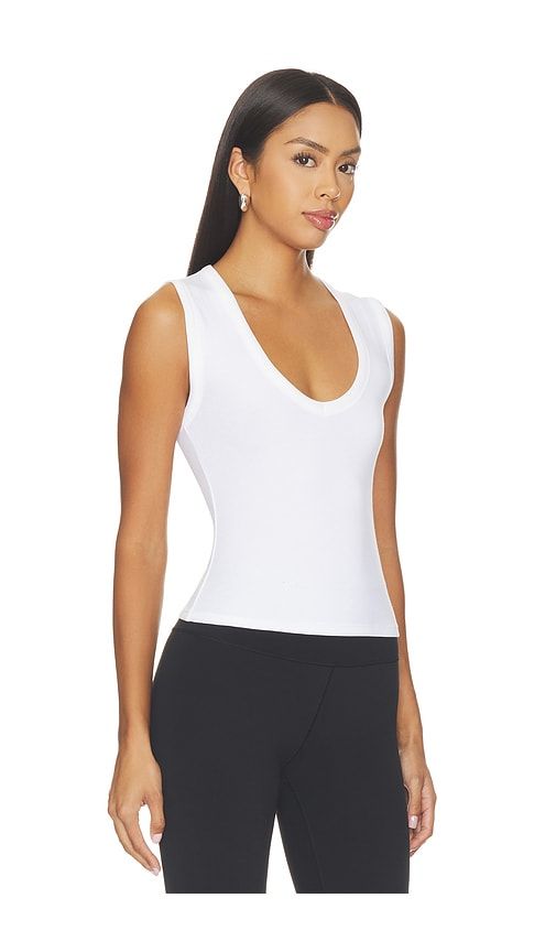 Feather Stretch Tank Top in . - size L (also in XL, XS) - Vuori - Modalova