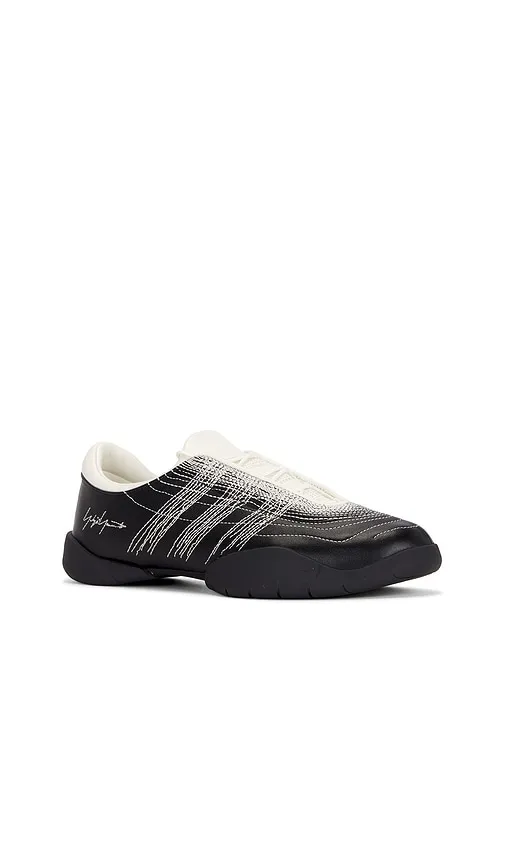 Regu Embroidery Sneaker in Black. - size 10 (also in 10.5, 12, 8.5, 9, 9.5) - Y-3 - Modalova