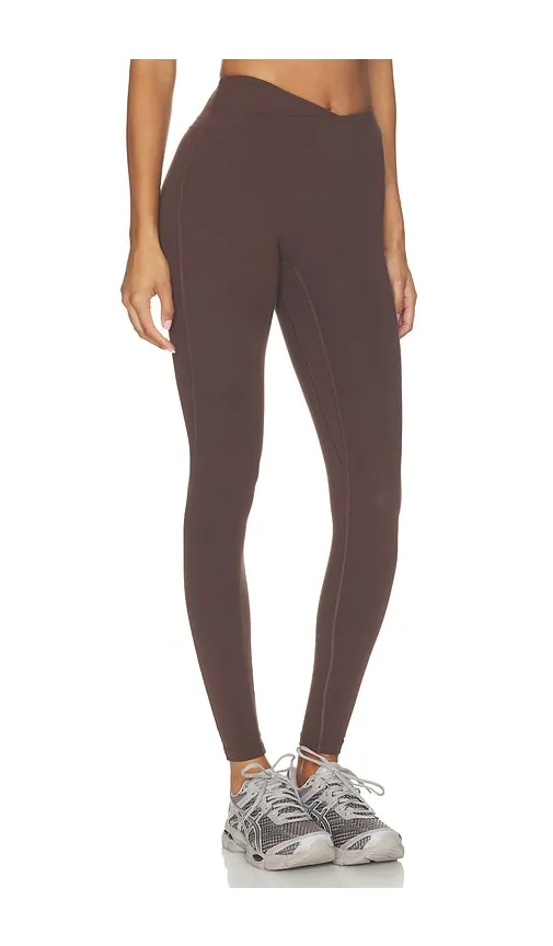 Studio Sculpt Legging in Brown. - size L (also in M, S, XS) - YEAR OF OURS - Modalova