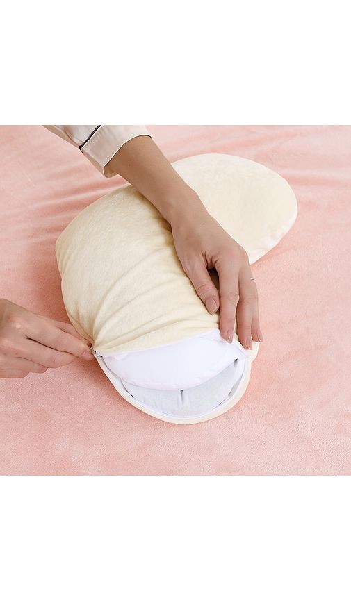 Weighted Heart Shaped Pillow in Ivory - Yana Sleep - Modalova