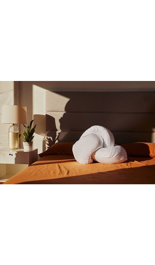 Eucalyptus Pillow Cover in - Yana Sleep - Modalova