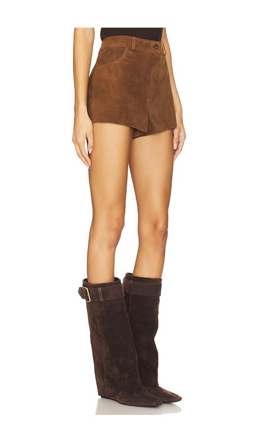 X REVOLVE Waistband Shorts in Brown. - size S (also in XL) - ZUT - Modalova