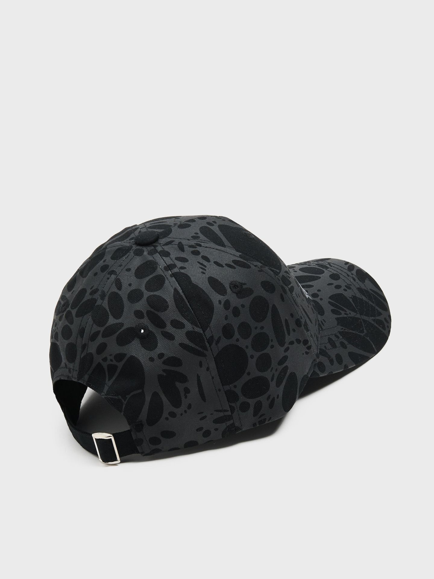 Gorro con estampado Victor Arcane - Cropp - Modalova