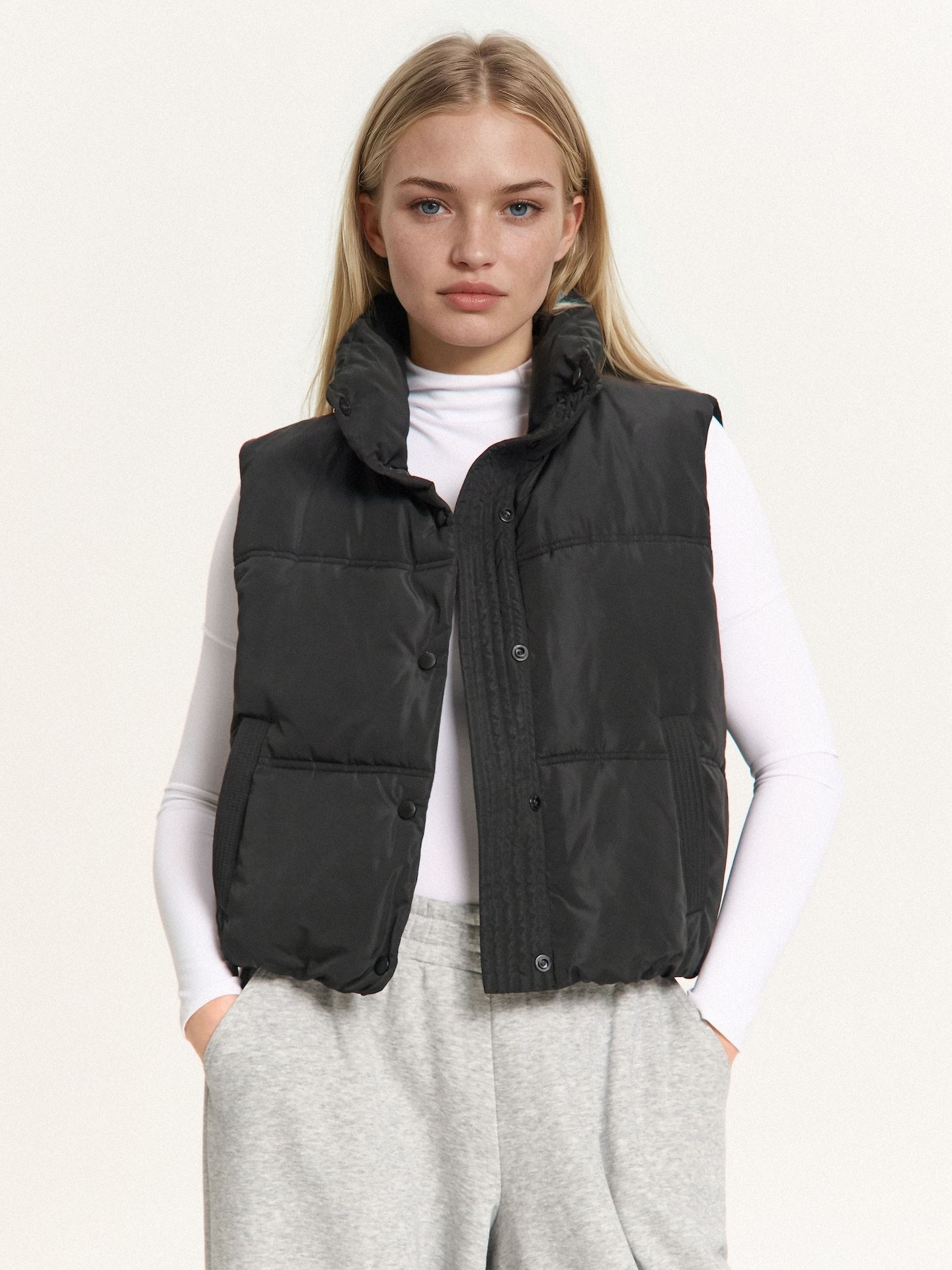 Chaleco acolchado con cuello perkins - Cropp - Modalova