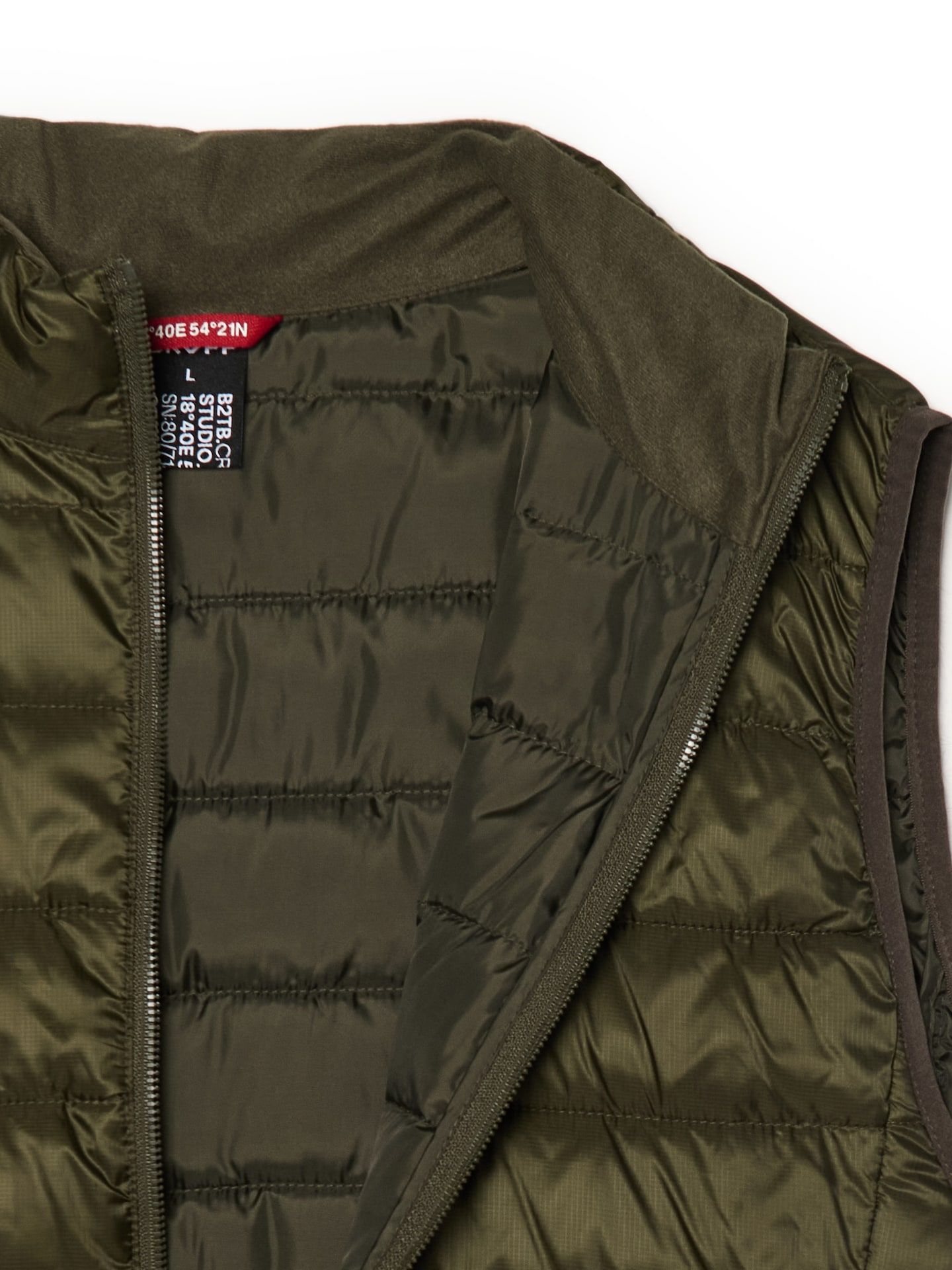 Chaleco acolchado con cuello perkins - Cropp - Modalova