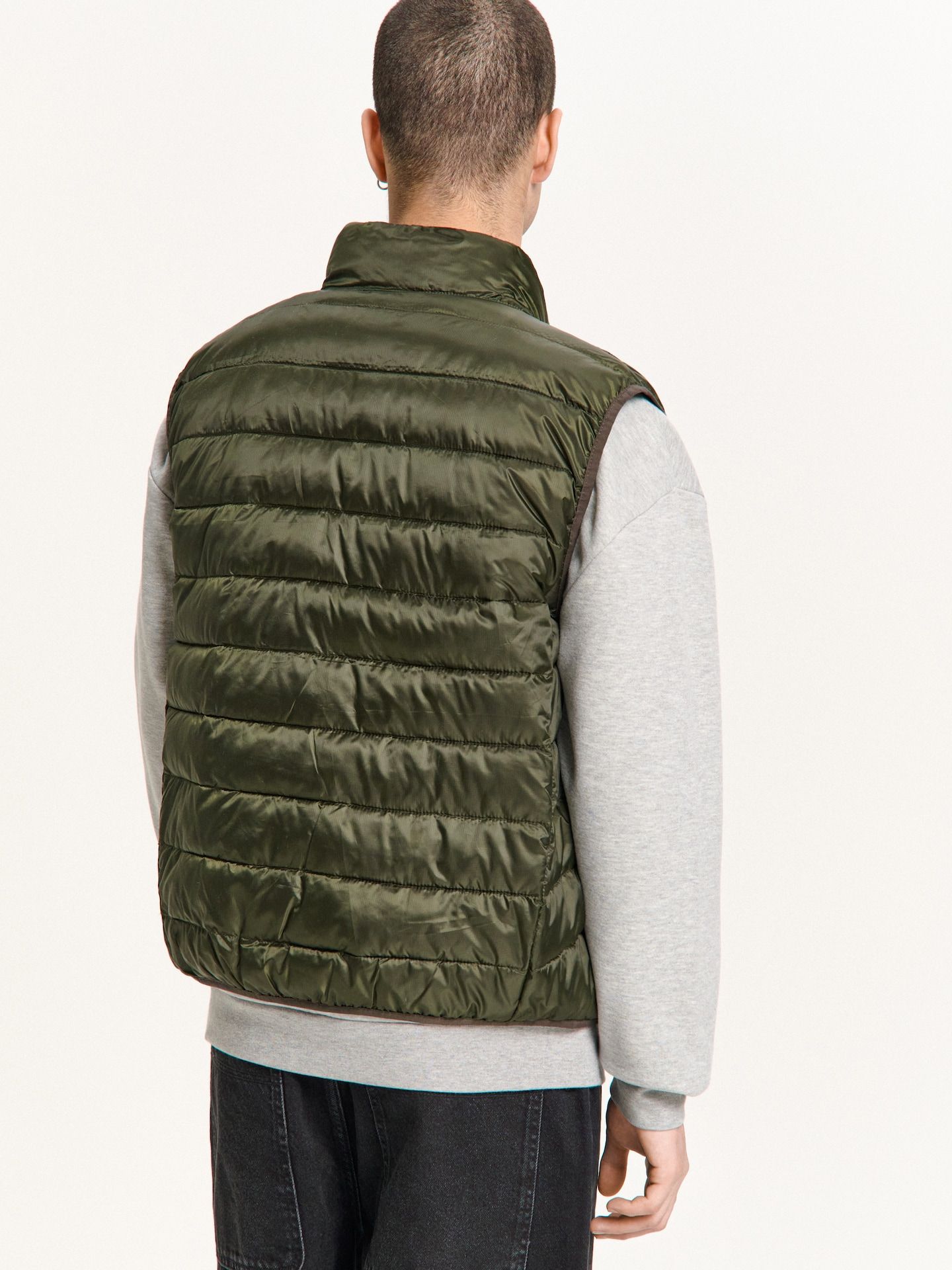 Chaleco acolchado con cuello perkins - Cropp - Modalova