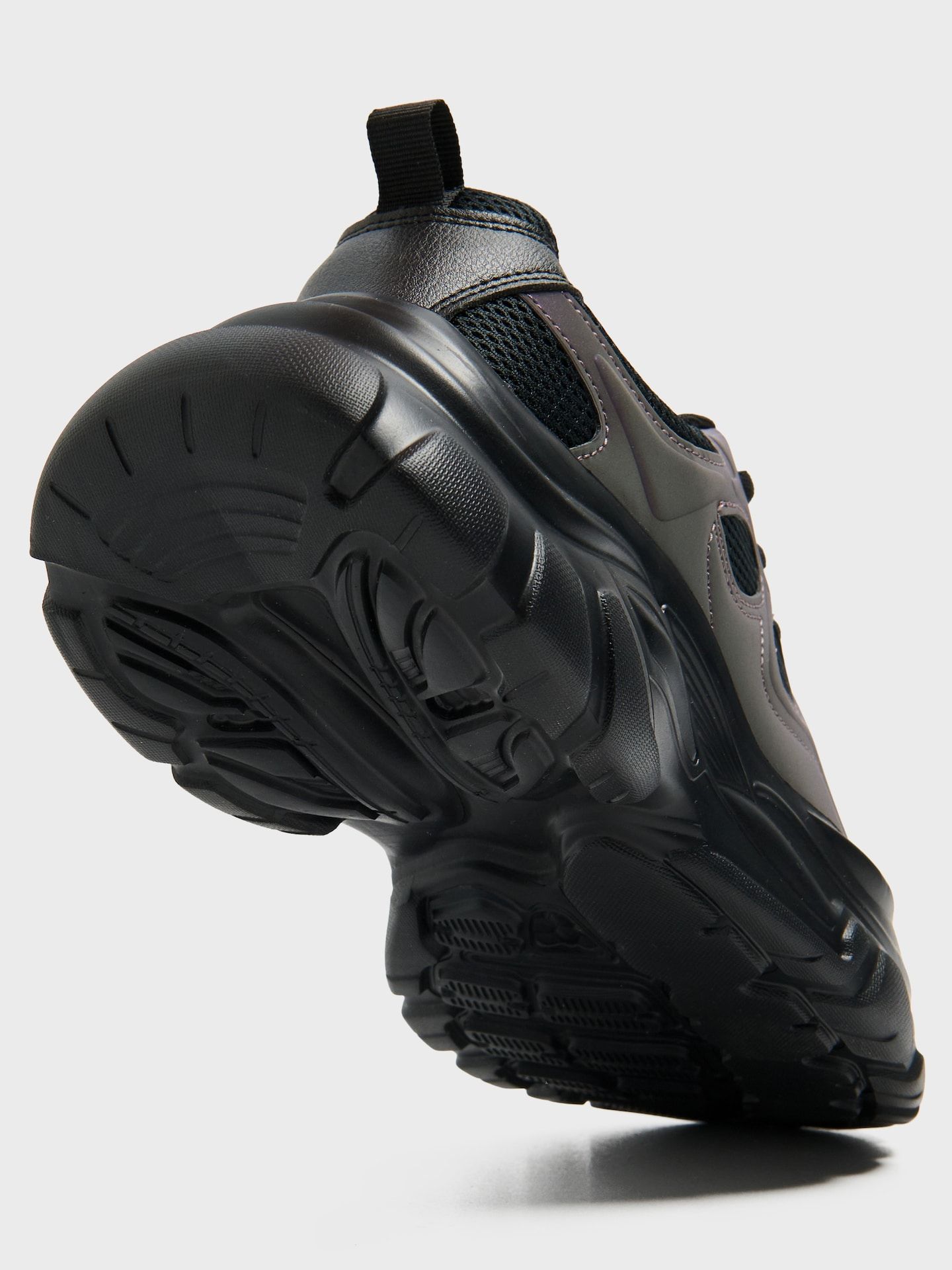 Holographic effect sneakers - Cropp - Modalova