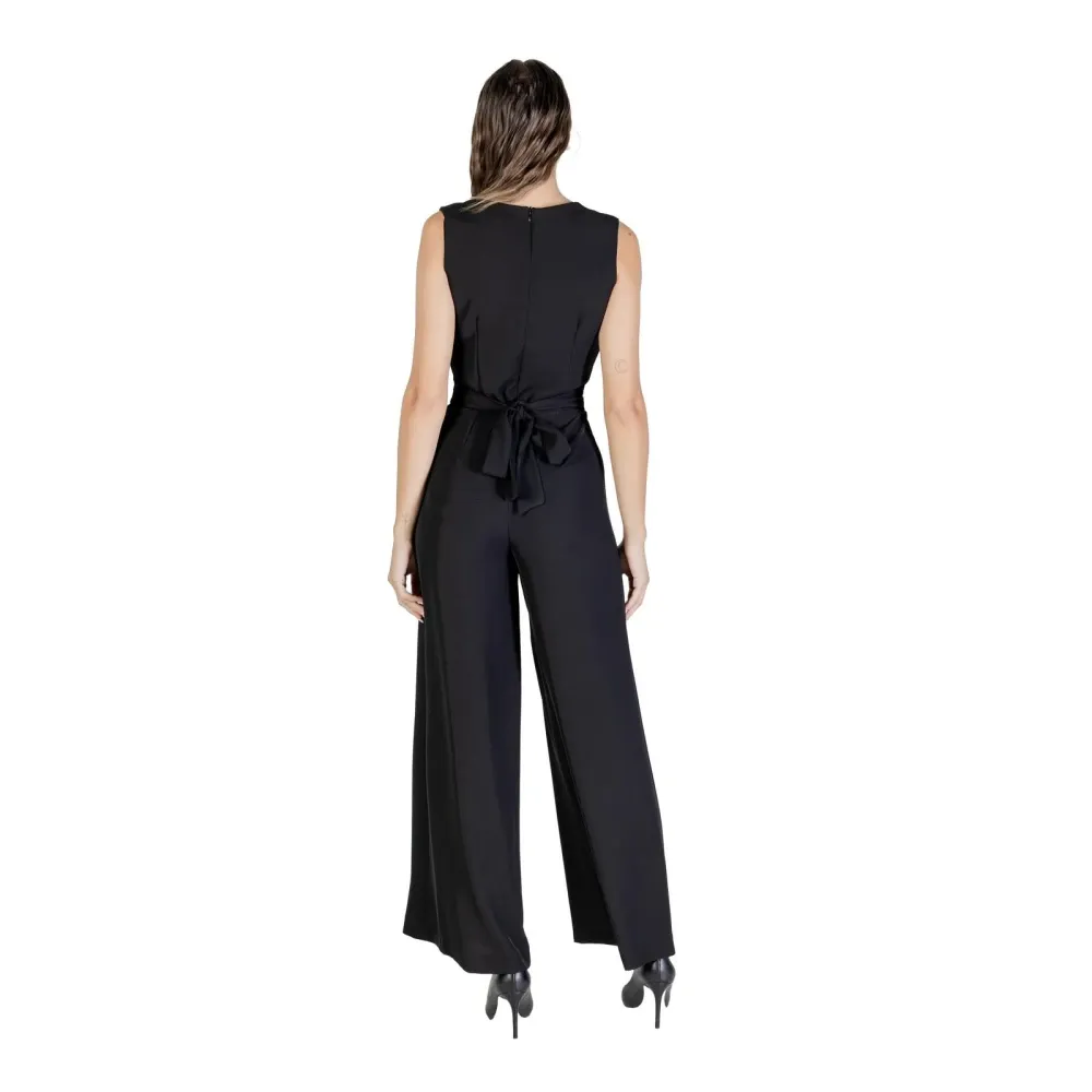 Black V-Neck Jumpsuit with Pockets - Rinascimento - Modalova