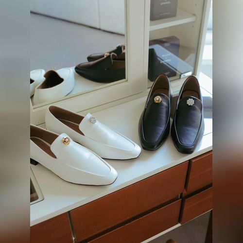 フラットシューズ ^fri fla^ 20A702 cream loafer Women's Hayes Loafer Flats with Memory Foam Insole - A New