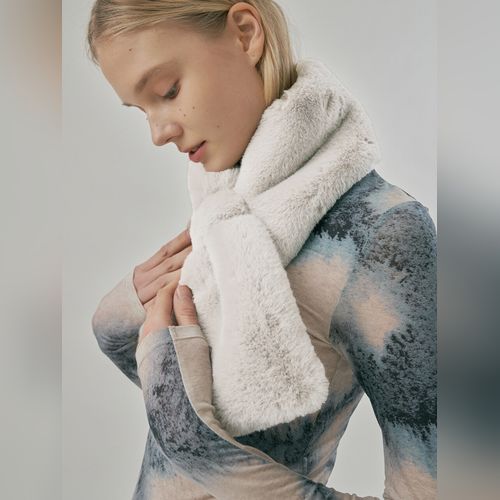 ★MOLLIOLLI★ CLOUD fur duffle jacket [grey] molliolli Fur for Women | Modalova