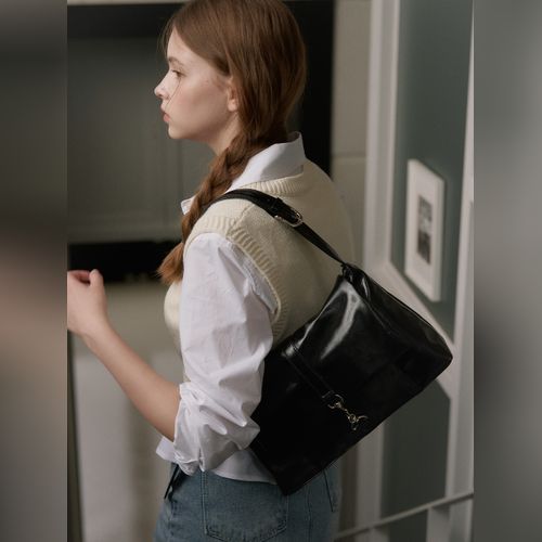 【OVHEE】MINU SHOULDER BAG Your search results for “bag” for the brand “OVHEE“ | Modalova