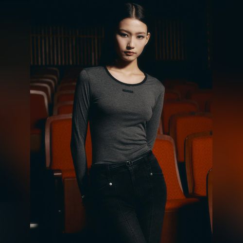 【HELENE PARIS】ribbed texture off shoulder /追跡付 HELENE PARIS Clothing | Modalova