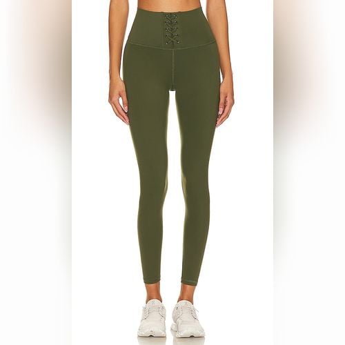 Strut this new arrivals leopard leggings